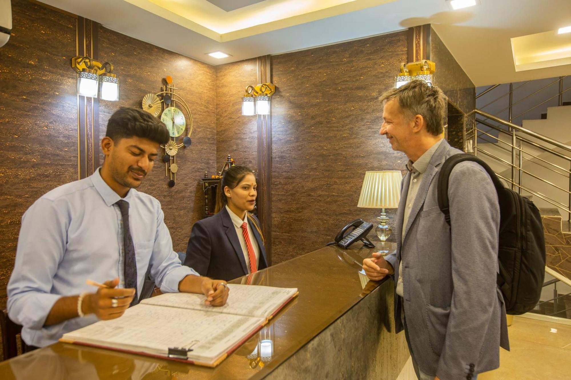 Hotel Prithvi-Raj Near Delhi Airport New Delhi Exterior photo